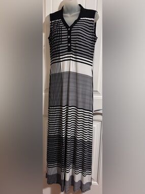 Calvin Klein Sleeveless Black and White Striped Maxi Dress size M